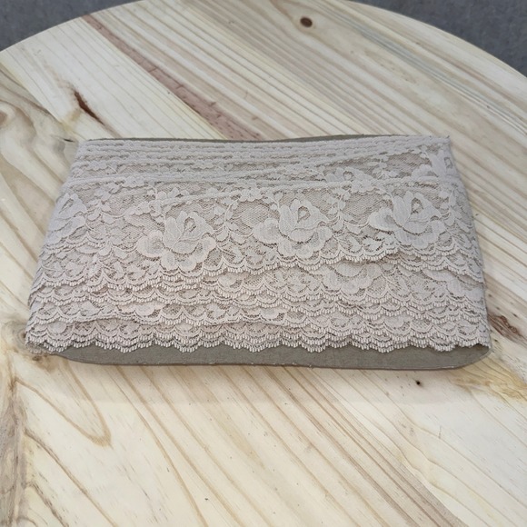 VTG Beige Lace Trim 3.25" Ribbon Fabric Craft Sewing Embellishment 37 YD - Picture 3 of 7